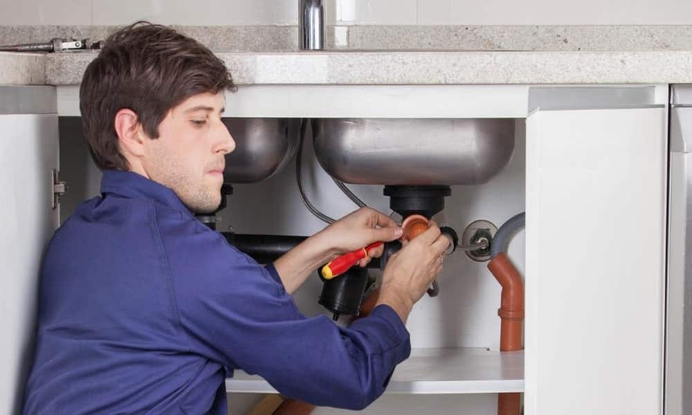 Why Does Poor Kitchen Sink Venting Cause Siphoning Sound Failures After Drain Clearing Maintenance?